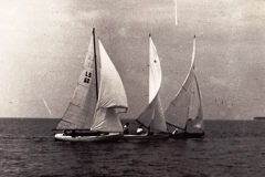 1960 pr - S POLNIMI JADRI